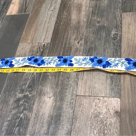 Makantu Purse Strap Handle Sheep Wool Ivory & Blue Floral Tassle Embroidered - Picture 5 of 7